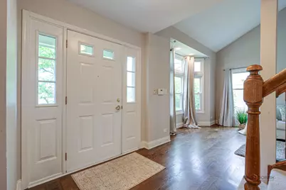 232 Stanton Court W, Buffalo Grove, IL 60089 - Photo 4