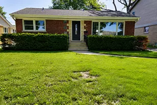 307 N Fairview Ave N, Mount Prospect, IL 60056 - Photo 1