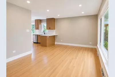 307 N Fairview Avenue N, Mount Prospect, IL 60056 - Photo 6