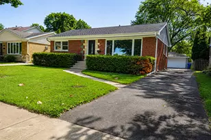 307 N Fairview Ave N, Mount Prospect, IL 60056 - Photo 2