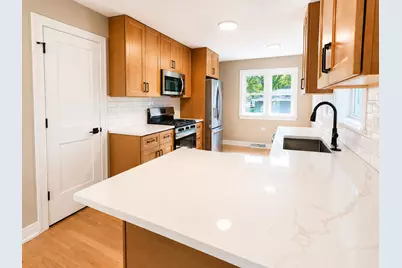 307 N Fairview Avenue N, Mount Prospect, IL 60056 - Photo 10
