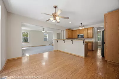 305 Kensington Drive, Oswego, IL 60543 - Photo 8