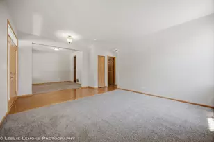 305 Kensington Dr, Oswego, IL 60543 - Photo 2