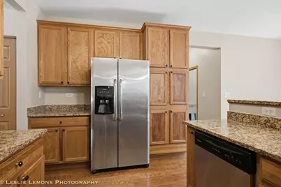 305 Kensington Drive, Oswego, IL 60543 - Photo 12