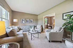 2815 Forest Creek Ln, Naperville, IL 60565 - Photo 4