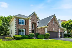 2815 Forest Creek Ln, Naperville, IL 60565 - Photo 2
