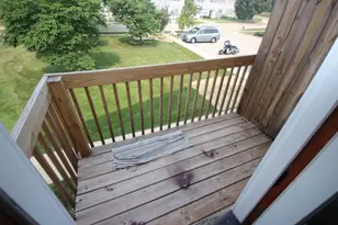 1142 Greenwood Cir, Woodstock, IL 60098 - Photo 14
