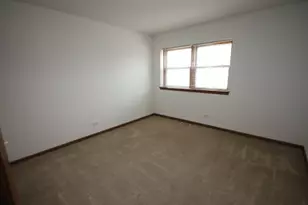 1142 Greenwood Cir, Woodstock, IL 60098 - Photo 12