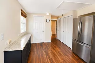 10037 Harnew Rd E, Oak Lawn, IL 60453 - Photo 6