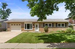 15200 Oxford Dr, Oak Forest, IL 60452 - Photo 1