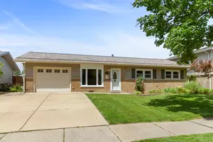 15200 Oxford Dr, Oak Forest, IL 60452 - Photo 2