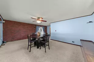 15200 Oxford Dr, Oak Forest, IL 60452 - Photo 8