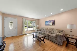 15200 Oxford Dr, Oak Forest, IL 60452 - Photo 4