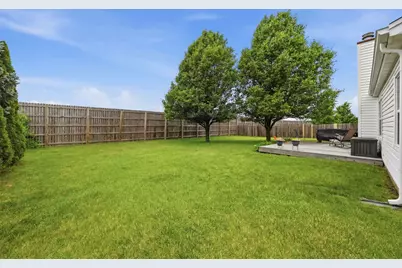 216 Magnolia Drive, North Aurora, IL 60542 - Photo 2