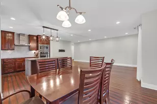 9382 Landings Ln, Des Plaines, IL 60016 - Photo 12
