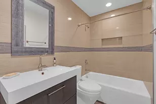 9382 Landings Ln, Des Plaines, IL 60016 - Photo 6