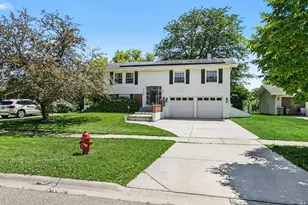 1355 Devonshire Ln, Hoffman Estates, IL 60169 - Photo 1