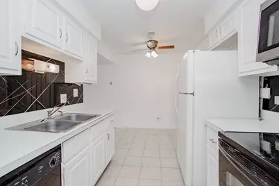 6135 W 94th Street #B1, Oak Lawn, IL 60453 - Photo 2