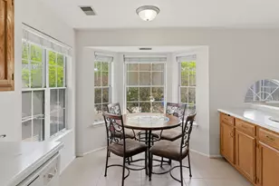 206 Glasgow Ln, Schaumburg, IL 60194 - Photo 8