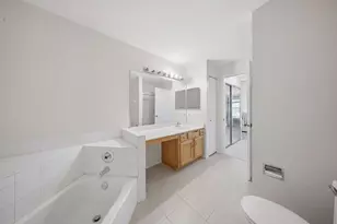 206 Glasgow Ln, Schaumburg, IL 60194 - Photo 14