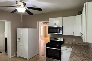 121 Terwilliger St, Hampshire, IL 60140 - Photo 2