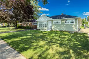 519 N Forest Ave, Mount Prospect, IL 60056 - Photo 2