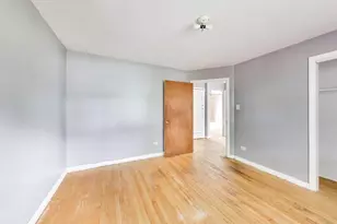 5160 W Sunnyside Ave, Chicago, IL 60630 - Photo 14