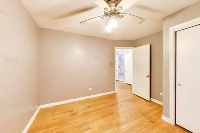 5160 W Sunnyside Avenue, Chicago, IL 60630 - Photo 16