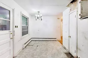 5160 W Sunnyside Ave, Chicago, IL 60630 - Photo 8