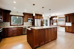 21W579 Kensington Rd, Glen Ellyn, IL 60137 - Photo 4