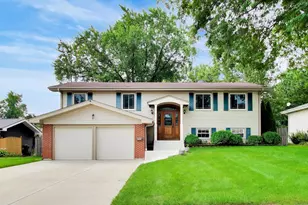 21W579 Kensington Rd, Glen Ellyn, IL 60137 - Photo 1