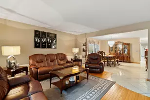 8729 W Summerdale Ave, Chicago, IL 60656 - Photo 4