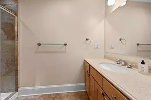 735 W Waveland Ave, Chicago, IL 60613 - Photo 30