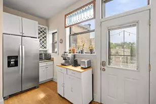 735 W Waveland Ave, Chicago, IL 60613 - Photo 16
