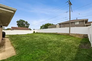 16457 Laura Ln, Oak Forest, IL 60452 - Photo 18