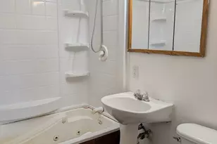 814 W Hamilton St, Freeport, IL 61032 - Photo 8
