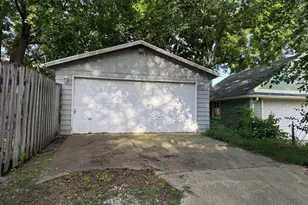 612 Ellis Ave, Rockford, IL 61103 - Photo 8