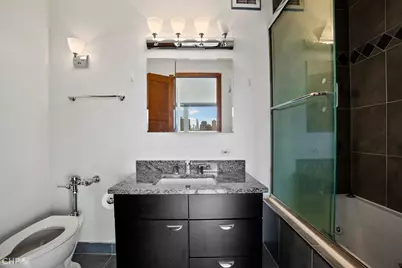 [Address not provided], Chicago, IL 60657 - Photo 14