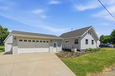 301 N Yates Street, Alpha, IL 61413 - Photo 2