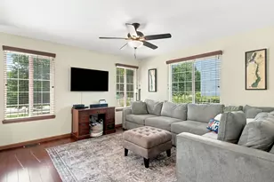 32492 N Rushmore Ave, Lakemoor, IL 60051 - Photo 6