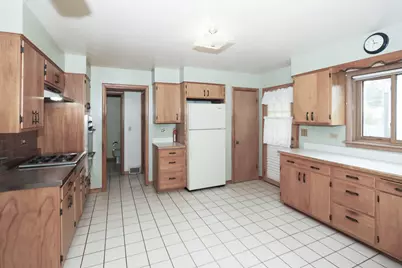 101 N Eastern Avenue, Bartlett, IL 60103 - Photo 8