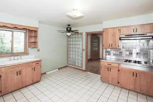 101 N Eastern Ave, Bartlett, IL 60103 - Photo 10