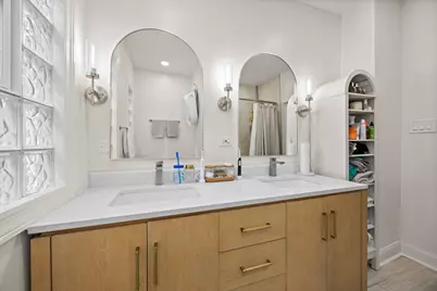 8328 S Essex Avenue, Chicago, IL 60617 - Photo 10