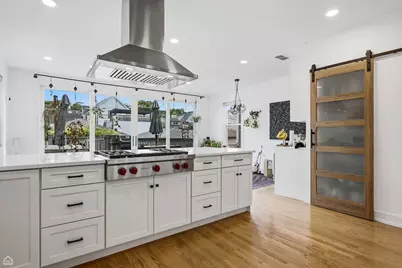 2905 N Dawson Avenue, Chicago, IL 60618 - Photo 8