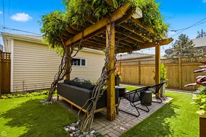 2905 N Dawson Avenue, Chicago, IL 60618 - Photo 20