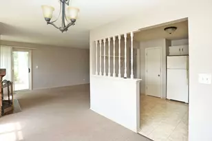 1 Trails Dr, Schaumburg, IL 60194 - Photo 6