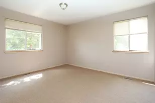 1 Trails Dr, Schaumburg, IL 60194 - Photo 12