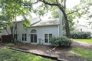 704 Shady Oaks Ct, Elgin, IL 60120 - Photo 22