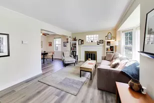 6028 N Whipple St, Chicago, IL 60659 - Photo 2