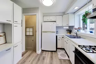 6028 N Whipple St, Chicago, IL 60659 - Photo 8